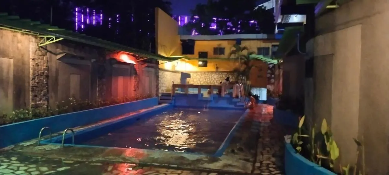 2 Hotel Saleh アンヘレス