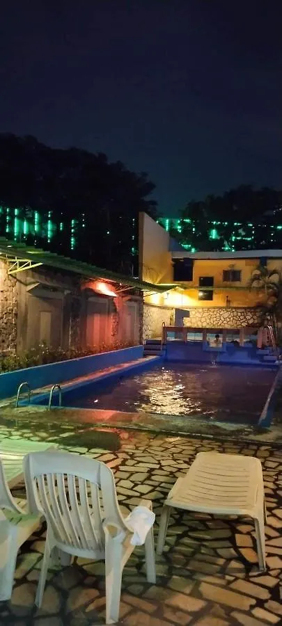 2 Hotel Saleh アンヘレス
