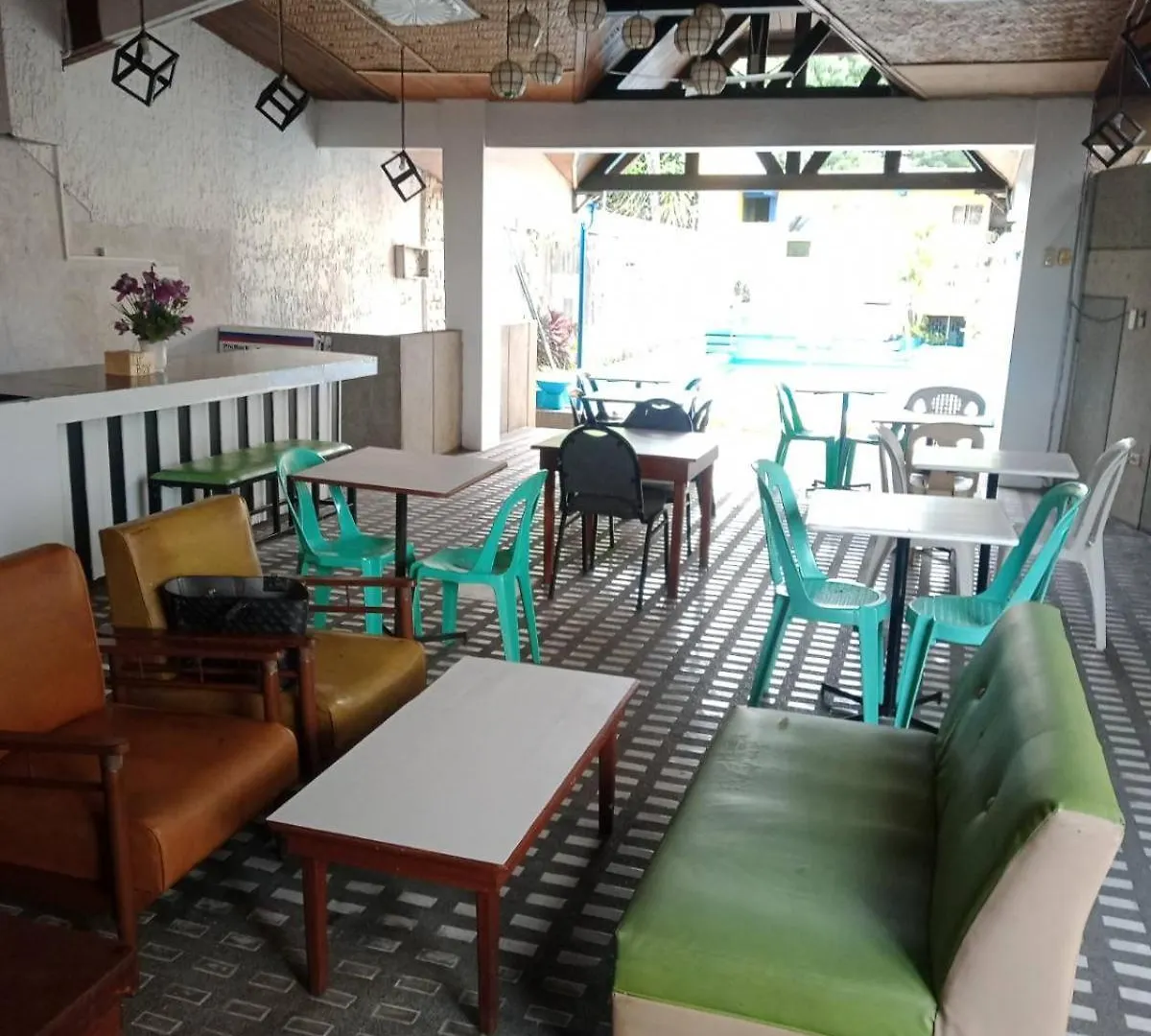 2 Hotel Saleh Angeles 3*,