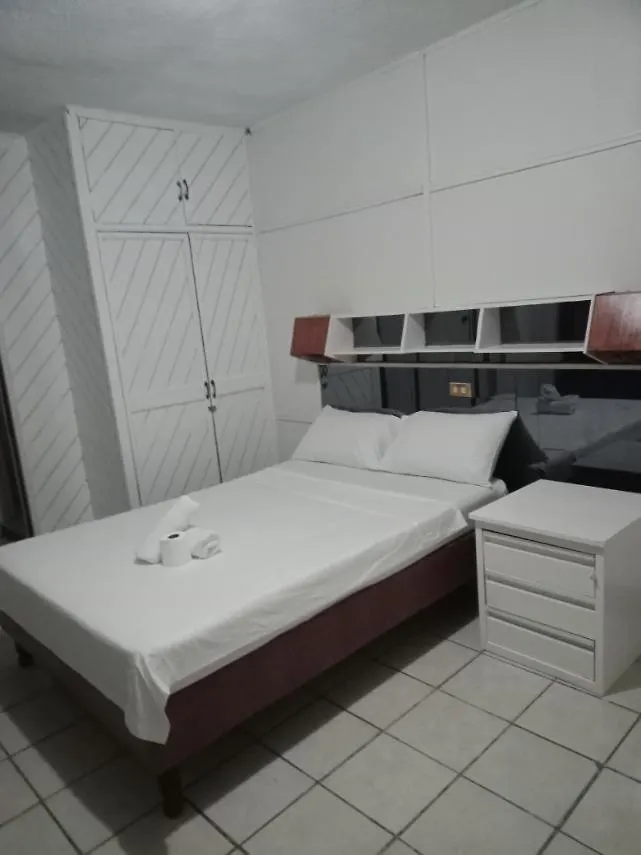 2 Hotel Saleh アンヘレス