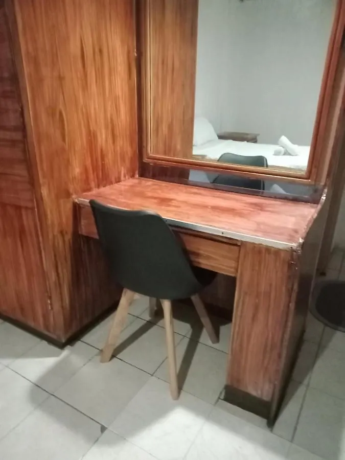 2 Hotel Saleh アンヘレス