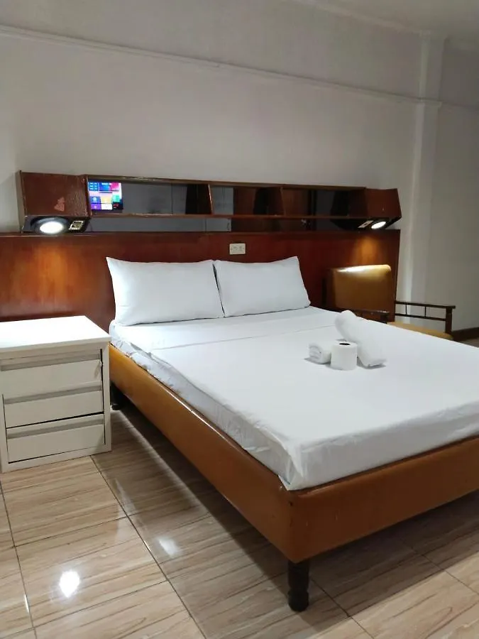 2 Hotel Saleh アンヘレス