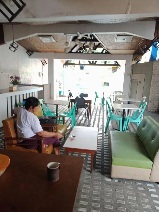 2 Hotel Saleh アンヘレス 3*,